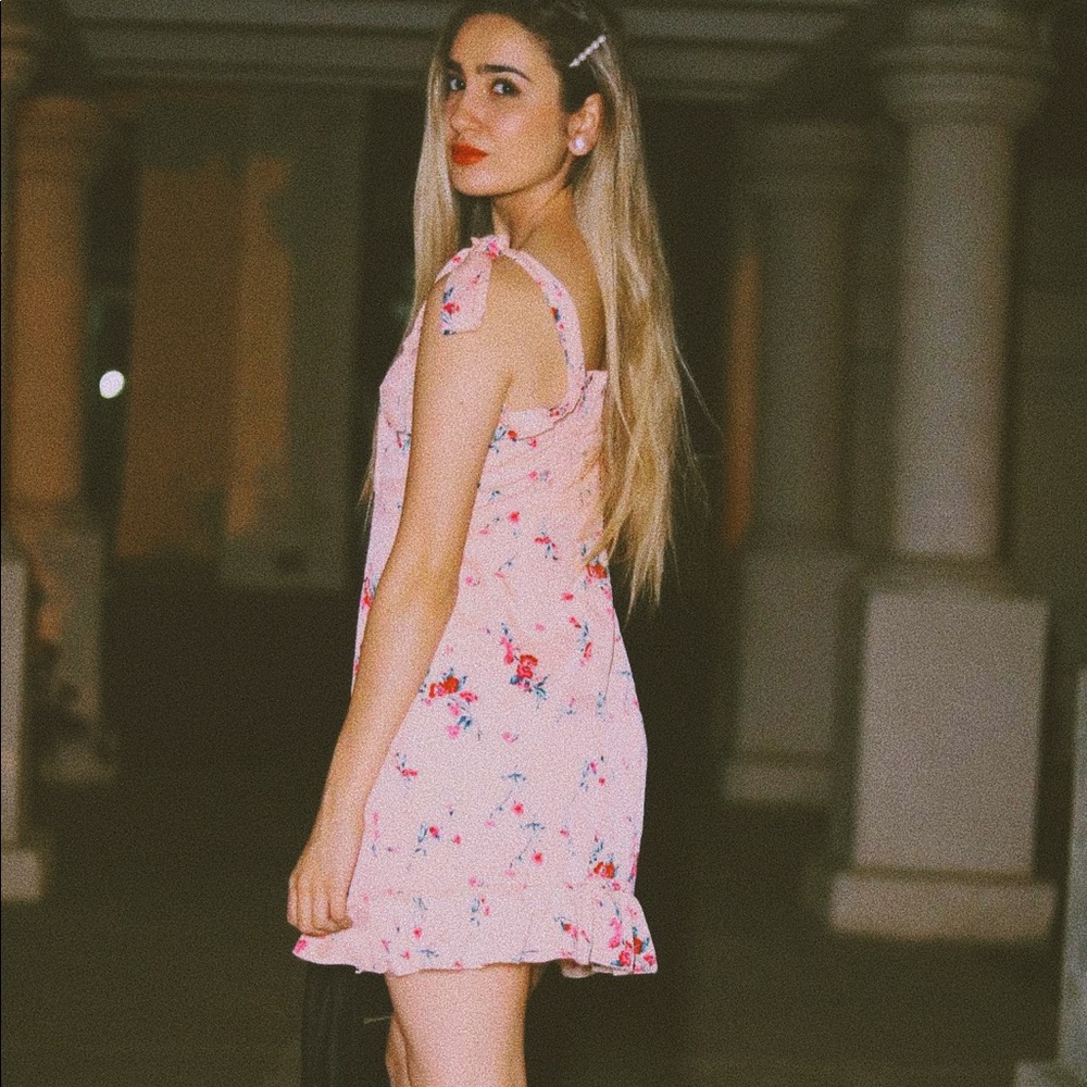 Floral pink dress amazing to wear during summer.